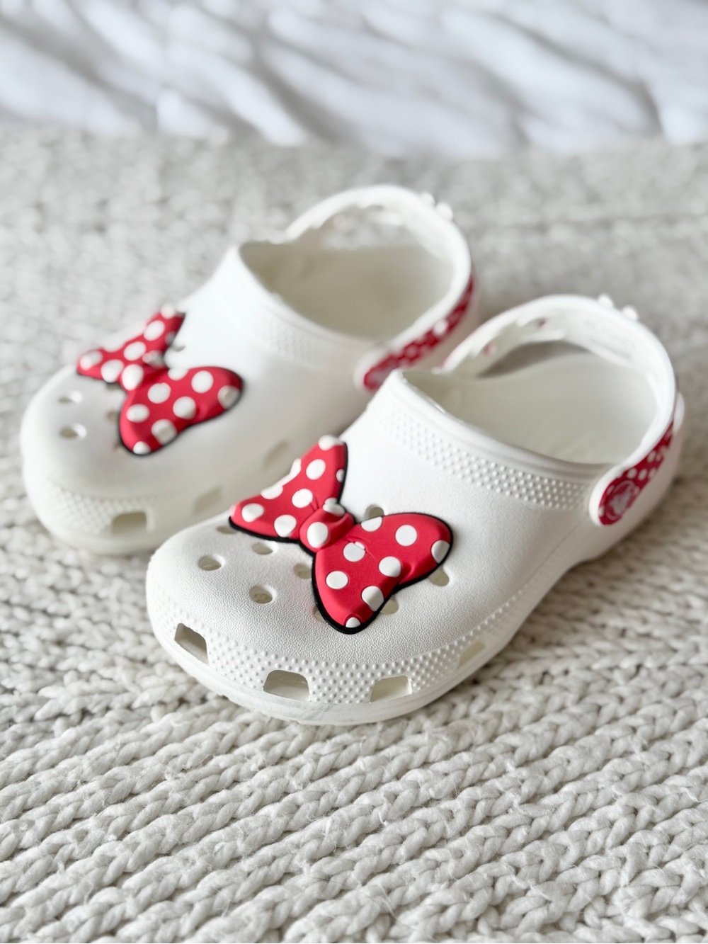 Crocs Minnie Mouse Classic Clog Little Kid Child Size C13 Polka Dot Bow Disney